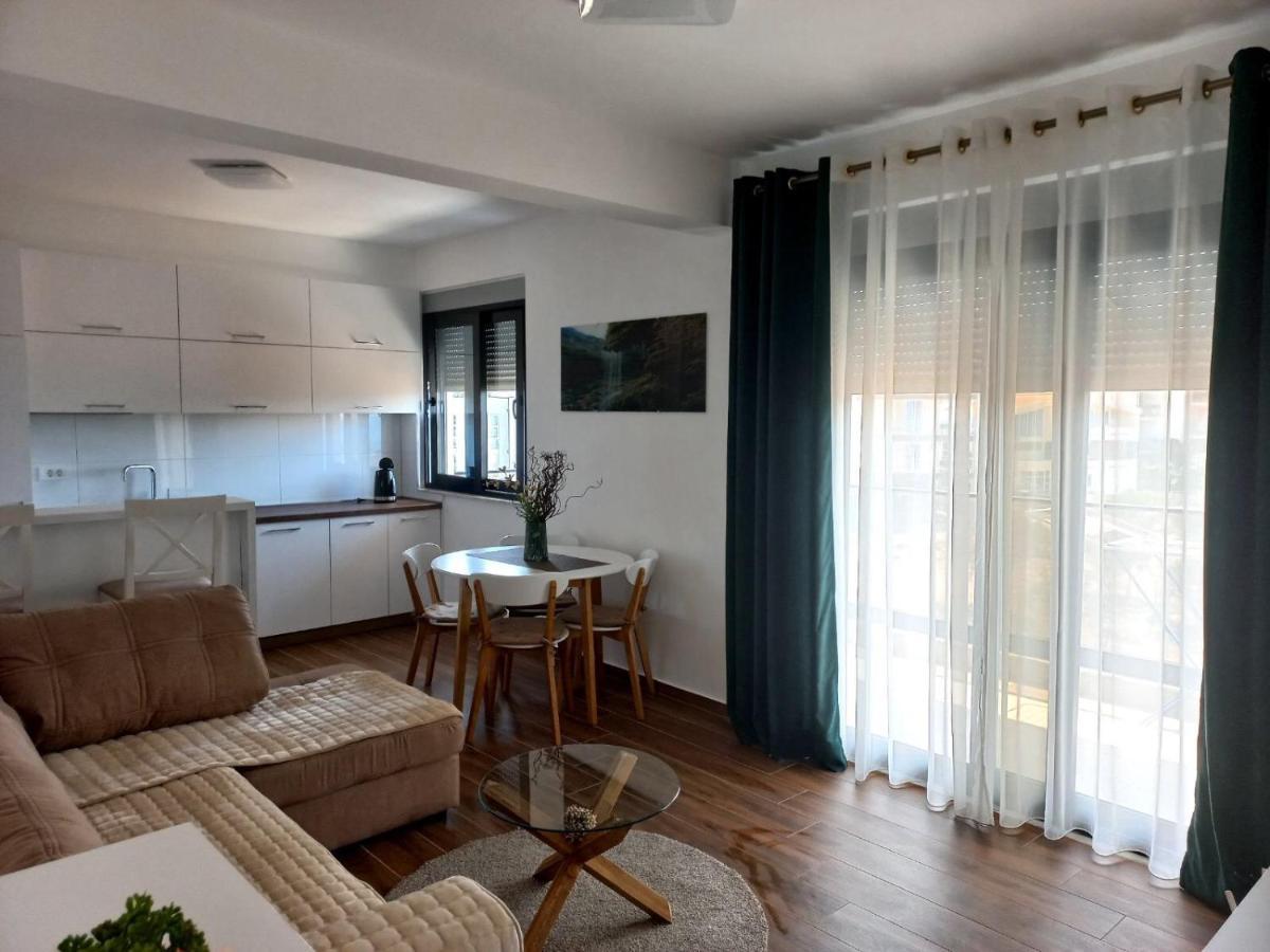 Iraida-4 Apartment Dobra Voda Bagian luar foto